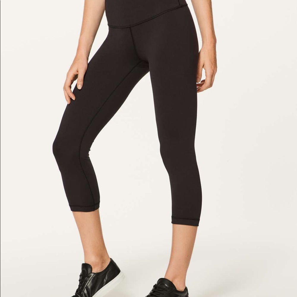Lululemon Wunder Under High Rise Crop - Size 6